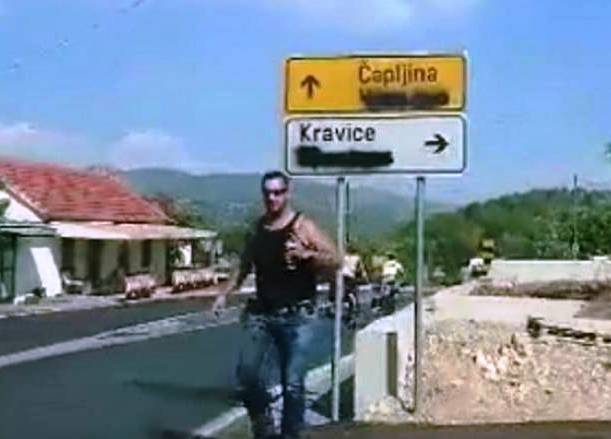Pogledajte kako se uništavaju ćirilični natpisi u Hercegovini! (VIDEO)