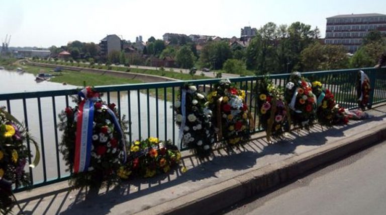 Obilježena 25. godišnjica stradanja civila na Savskom mostu