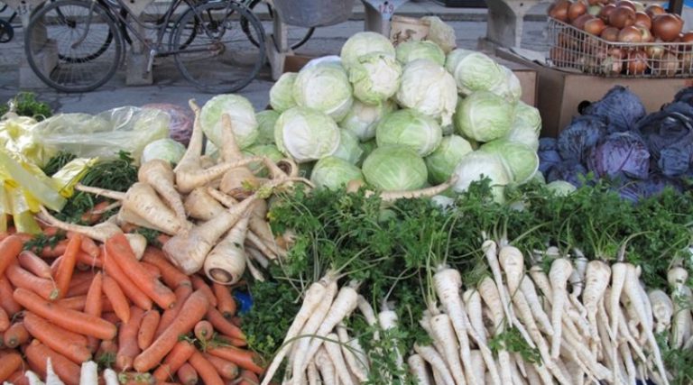 Na brčanskoj pijaci cijene i dalje rastu: Voće i povrće skuplje za 25 odsto u odnosu na prošli mjesec