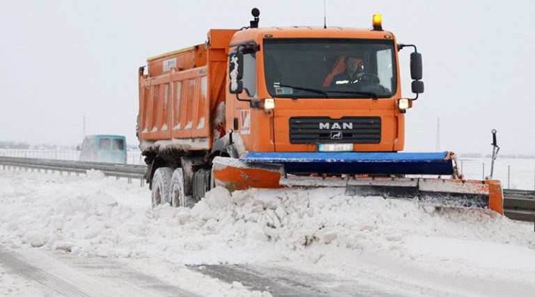 Брчко: Одабране фирме за зимско одржавање путева
