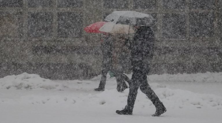 Брчко: Саобраћај отежан због снијега