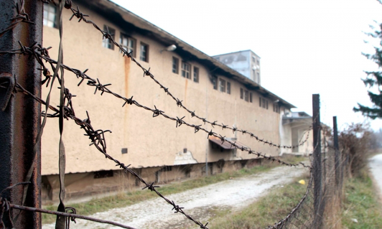 На данашњи дан распуштен злогласни логор: “Силос” подсјетник на страшну судбину затворених Срба