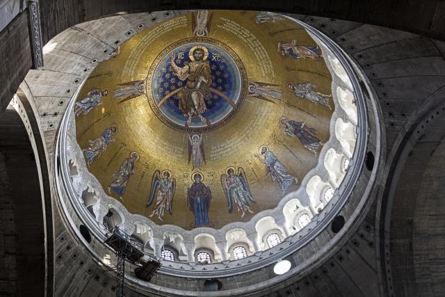Завршен мозаик у Храму Светог Саве