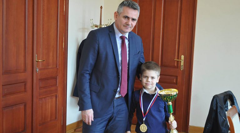 Milić ugostio sedmogodišnjeg prvaka Balkana u šahu