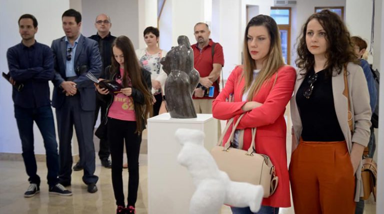 Брчко: Отворена изложба академског вајара Петра Хрануелија