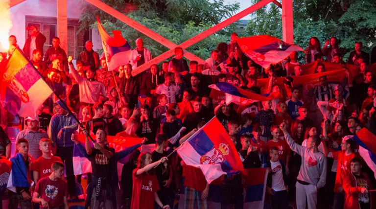Више од 2000 навијача у Брчком подржало репрезентацију Србије