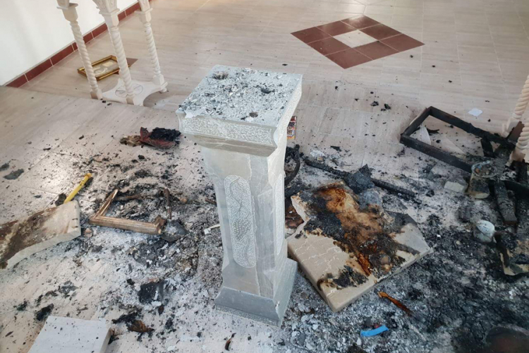 Упали у цркву и запалили иконе: “Веома ружна порука малобројним Србима у ФБиХ”