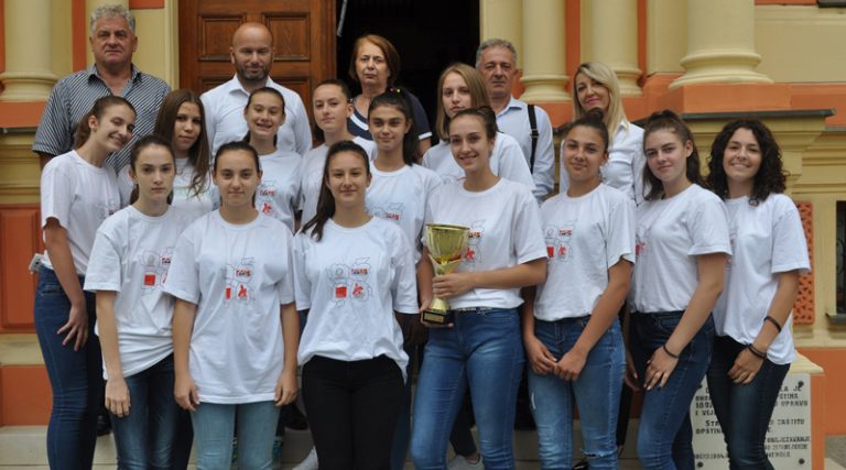 Пријем за одбојкашку екипу Прве основне школе у Вијећници