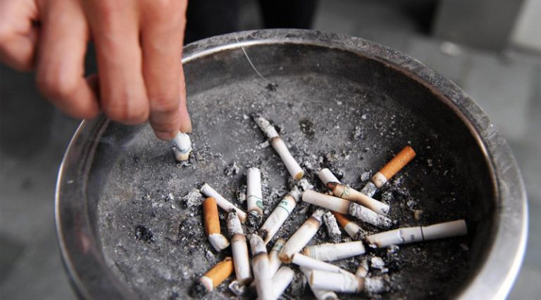 Шест мјесеци од усвајања: Закон о забрани пушења и даље без примјене