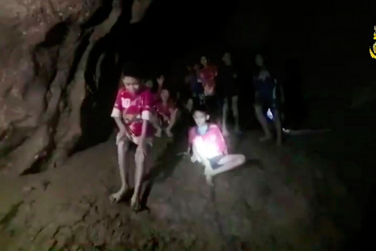 Успјешно завршена акција: Спасени сви дјечаци и тренер из пећине на Тајланду