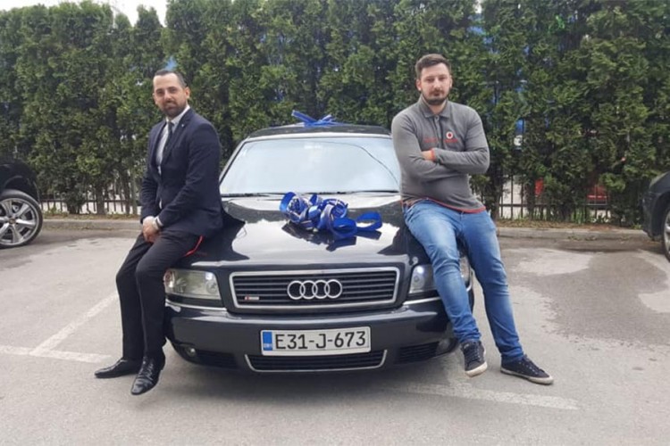 Власник фирме из Сарајева најбољем раднику поклонио Ауди
