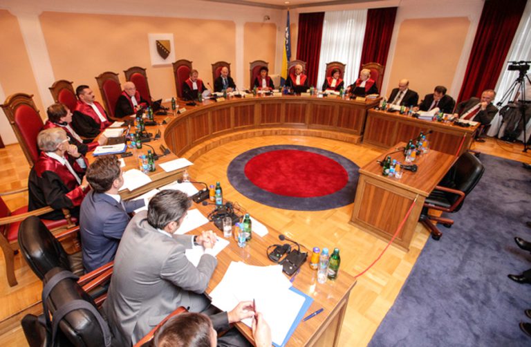 Запосленици Уставног суда БиХ се вакцинисали у Србији