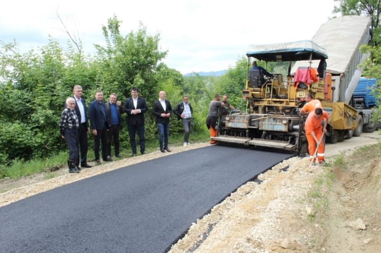 Нови асфалт у Тобуту