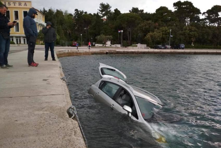 Оркански вјетар у Хрватској “бацио” аутомобил у море