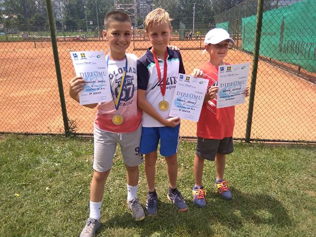 Нови успјеси младог тенисера: Сребро за Данила у Зеници