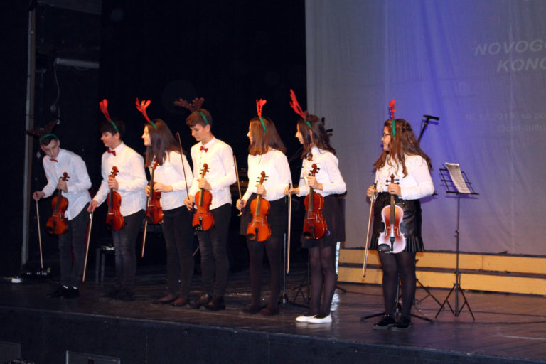У Брчком одржан Новогодишњи концерт ученика Музичке школе