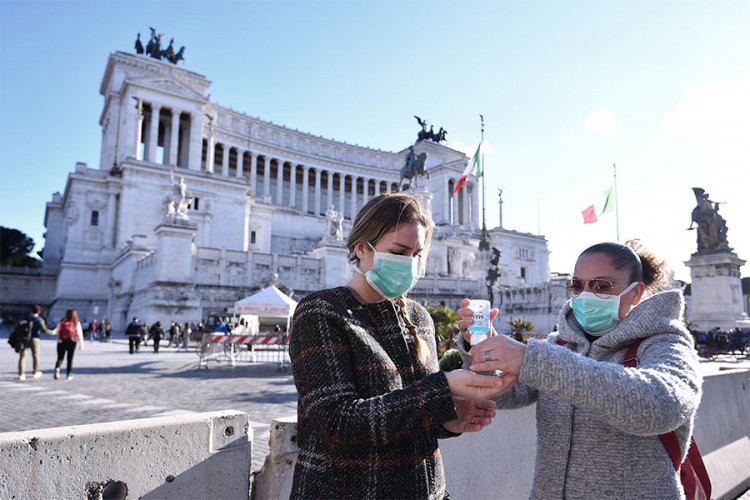 Италија повећава улагања у “масивну шок терапију” против вируса
