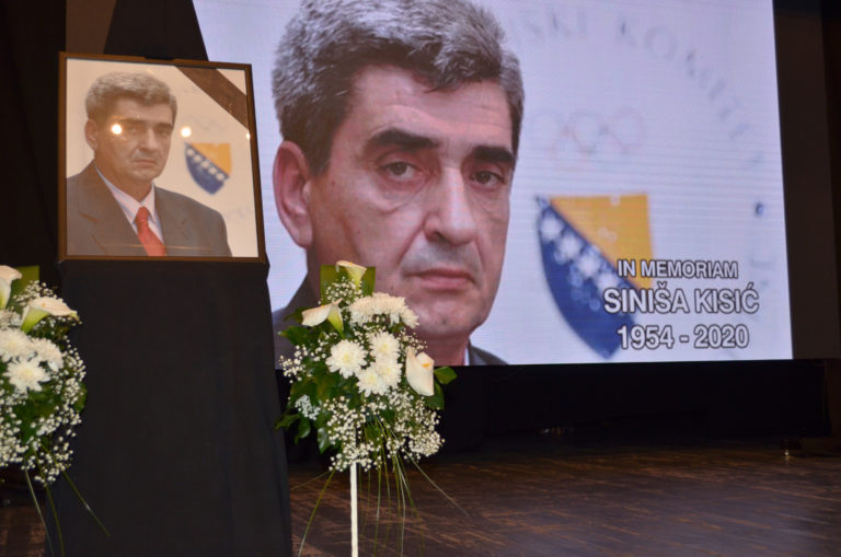 Одржан комеморативни скуп за првог брчанског градоначелника Синишу Кисића