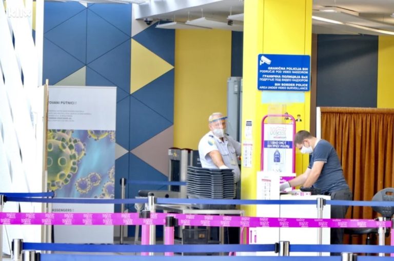 Aerodrom u Tuzli ponovo otvoren: Stroge procedure za putnike, pojedini nisu mogli u avione