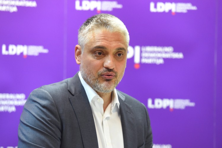 Чедомир Јовановић није освојио ни један одсто гласова