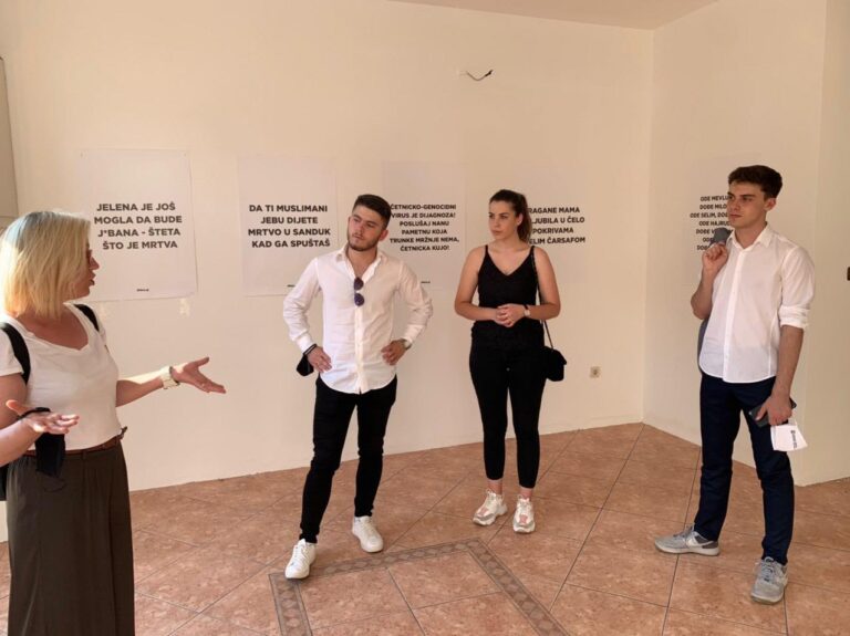 Изложба “Галерија увреда” постављена у Брчком