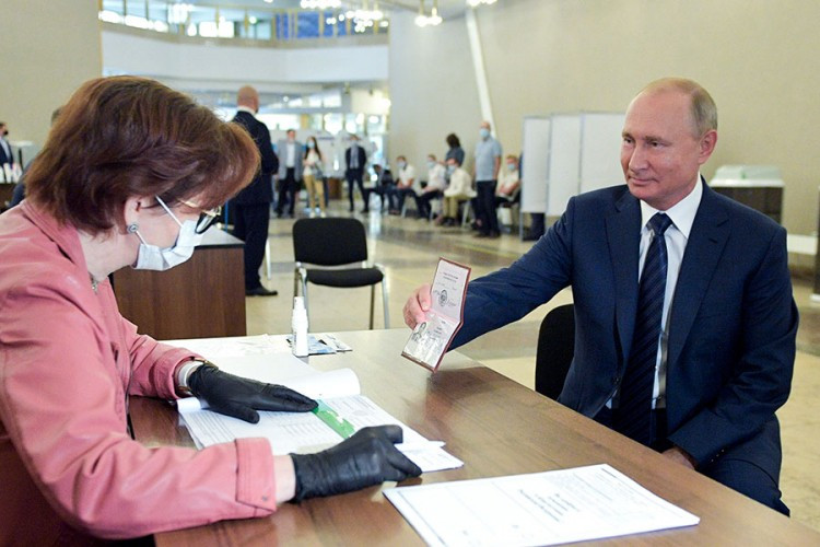 Завршен референдум у Русији, Путину омогућена власт до 2036.