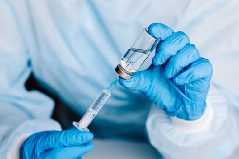 Оксфордова вакцина против коронавируса сигурна је и добро утиче на имунолошки систем
