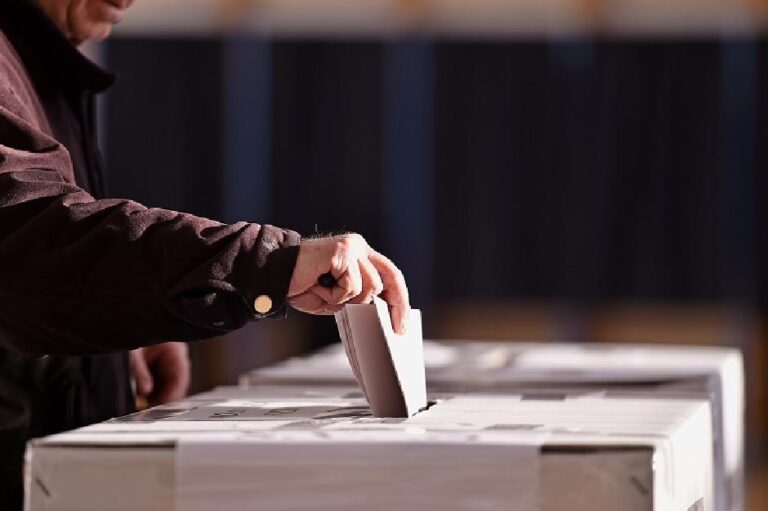Гласачке кутије већ пуне сумњивих листића: Изборе у Брчком већ прате обиљни проблеми