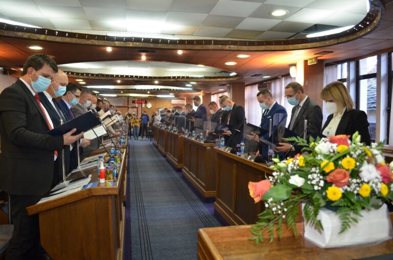 Скупштина након занимљиве дискусије потврдила: Кадрић нови градоначелник