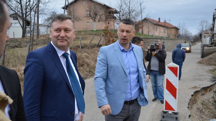 Општински одбор Лопаре иступио из ДНС-а, подршка Поповићу, не Нешићу