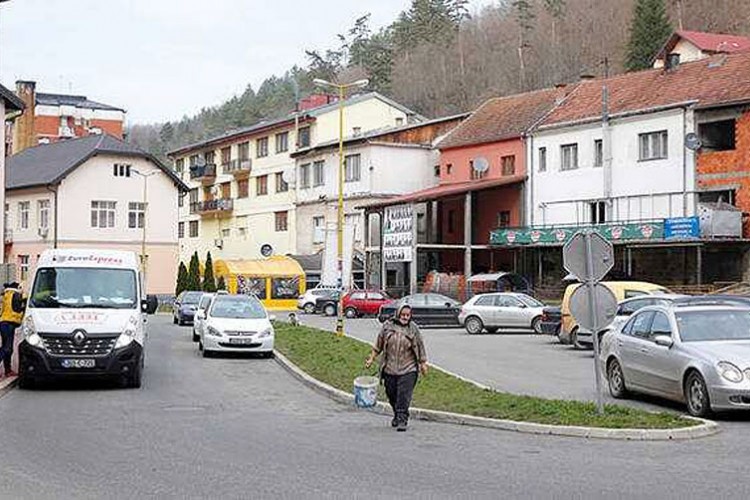 И Бошњаци прихватили одборничке мандате у Сребреници