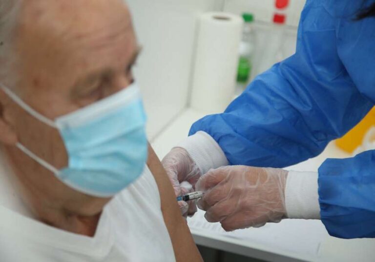 Почела масовнија вакцинација старијих од 65 година у Бањалуци