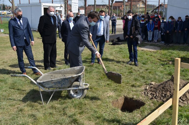 Положен камен темељац за изградњу спортске сале у Поточарима