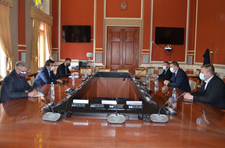 Са министром Лучићем разговарано о стамбеном збрињавању избјеглих и расељених лица и социјалних категорија