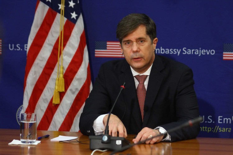 Амбасадор САД у БиХ: На столу санкције због дестабилизације Дејтона