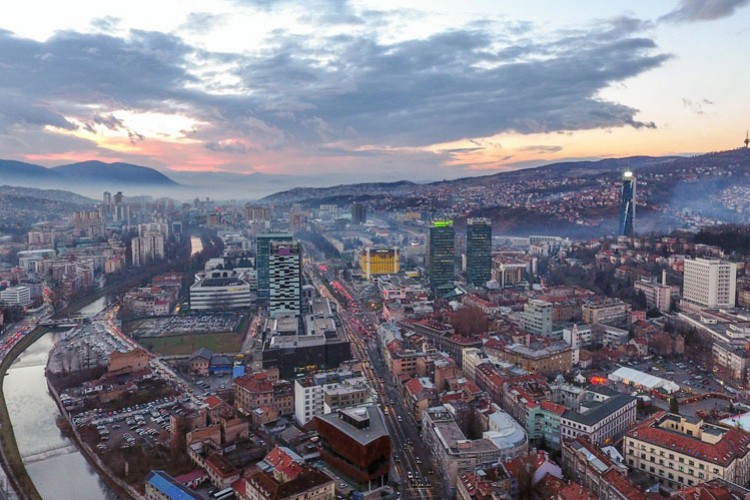 У Кантону Сарајево могуће увођење рестрикција за невакцинисане