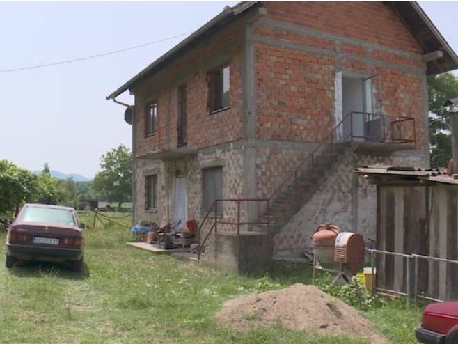 Буквик: Мукотрпан процес обнове кућа и борба за донације