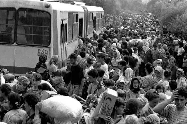 Детаљи извјештаја о догађајима у Сребреници: “Највећи број Бошњака страдао у борбама”