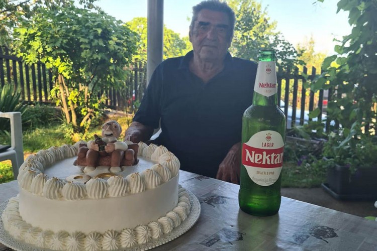 Милорад из Приједора 50 година пије пиво умјесто воде