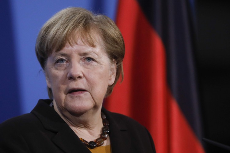 О чему ће Меркел разговарати Шмитом и Инцком: На дневном реду рад и будућност ОХР-а?