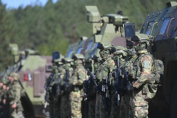 Војска Србије на два километра од Јариња, на терену четири оклопна возила