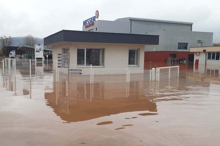 Потопљен објект фирме Месер, јединог добављача медицинског кисеоника у БиХ