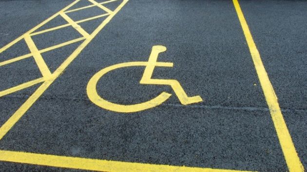 Брчко: Појачане контроле злоупотребе паркинг простора за особе са инвалидитетом