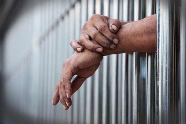 Više stotina stanovnika Ciriha se prijavilo dobrovoljno za zatvor