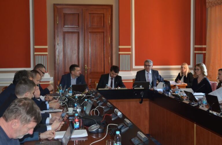Брчко: Одобрене измјене и допуне Закона о образовању одраслих