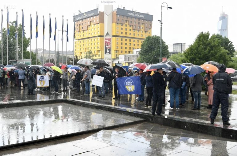 Сарајево: Државни службеници протестовали због малих плата