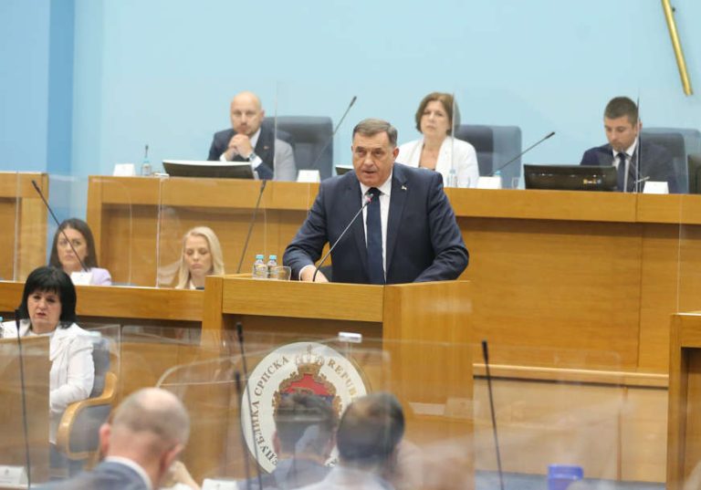 Пао Додиков вето у Народној скупштини