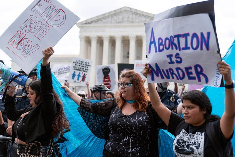 Врховни суд САД укинуо право на абортус