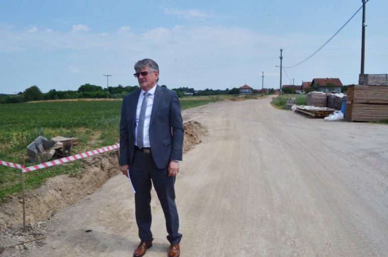 Вехабовић обишао радове на пројектима изградње водоводне и канализационе мреже