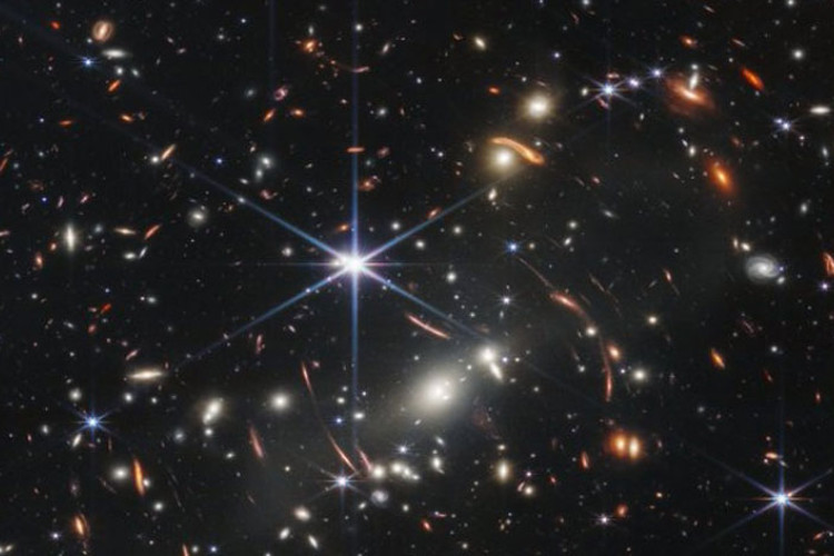 Прва фотографија дубоког свемира са телескопа Џејмс Веб